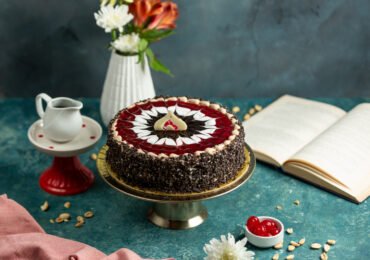 7 Expert Tips for Baking the Perfect Cake at Home